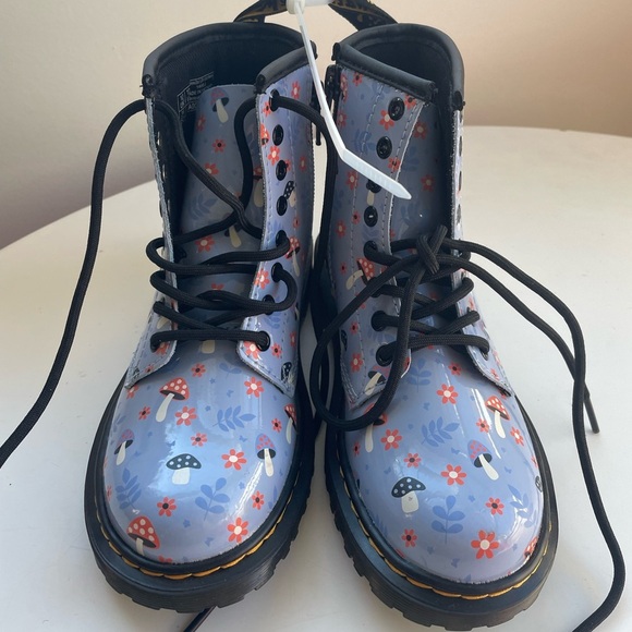 NWOT Dr. Martens Toddler 1460 Patent Woodland Lace Up Boots Size 13 - Picture 3 of 16